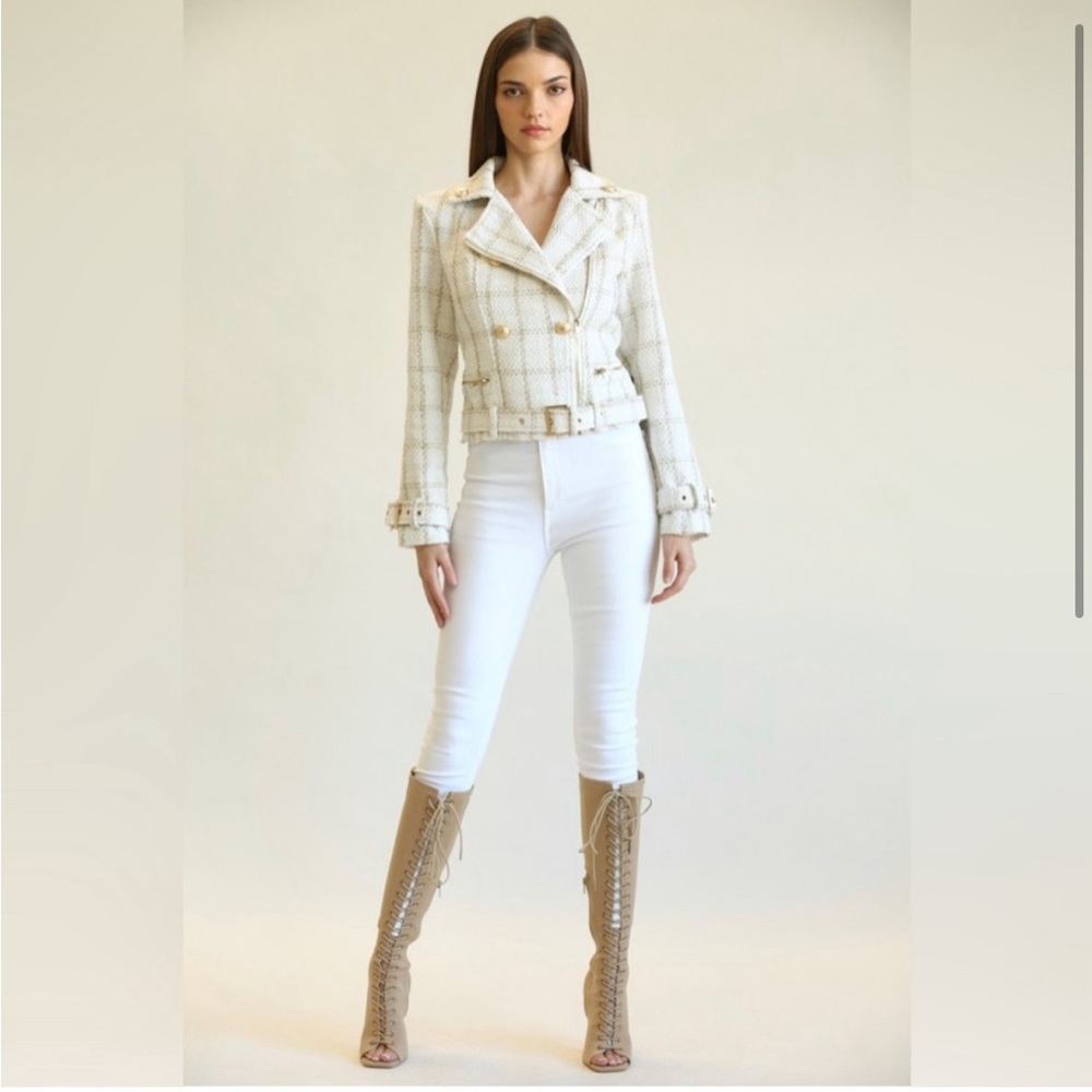 NWT Beautiful white and gold tweed like blazer/ jacket. Modern and versatile.